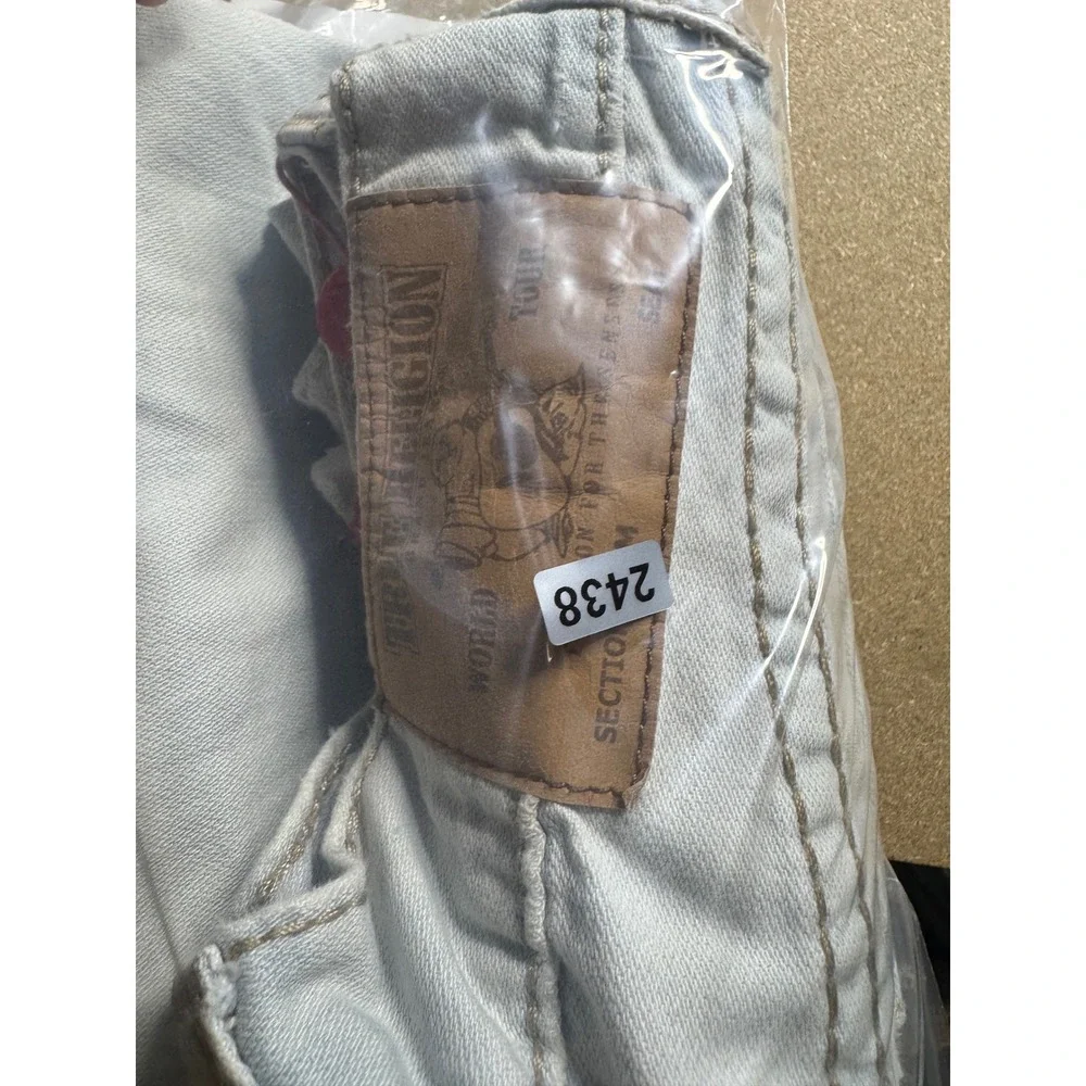 True Religion Section Slim Distressed Light Wash Jeans Men 29 Ripped Flap Pocket